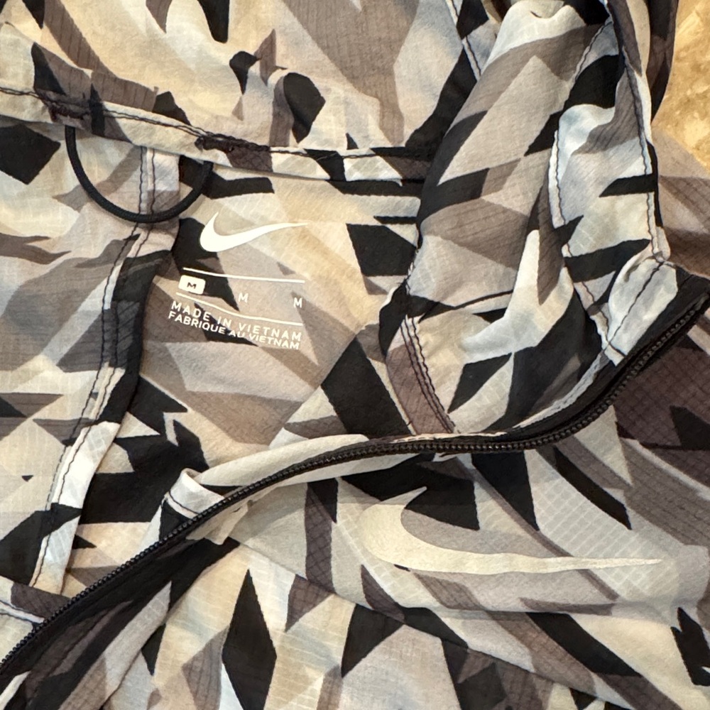 Nike Abstract Pattern Jacket - Black, Gray, White - Picture 2 of 4